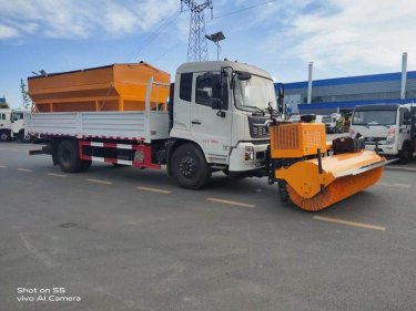 天錦多功能除雪融冰車(chē)